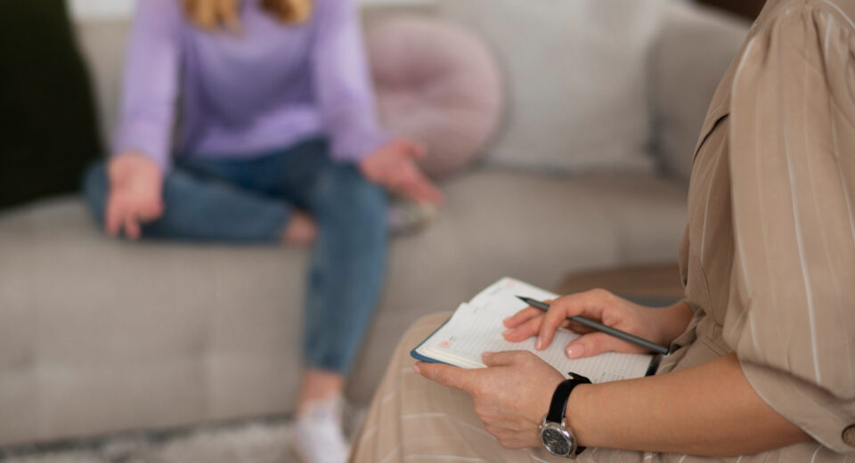 can a therapist diagnose adhd